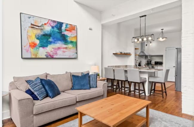 Building Photo - 29 S Front St