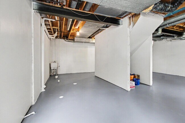 Building Photo - 7878 Greene Farm Dr