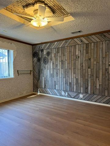 Building Photo - 2309 Richwood Dr