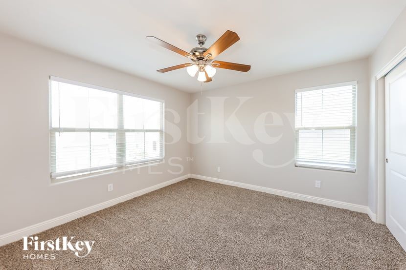 Building Photo - 11458 S 176th Dr