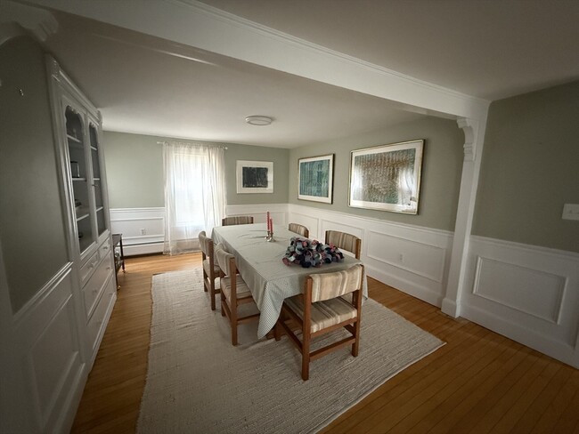 Building Photo - 16 Barber St