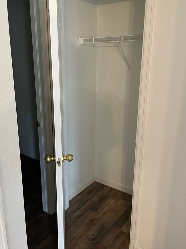 Building Photo - Townhome -2 bed 2.5 bath + bonus area