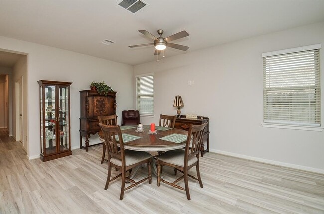 Building Photo - 28739 Tara Ridge Ct