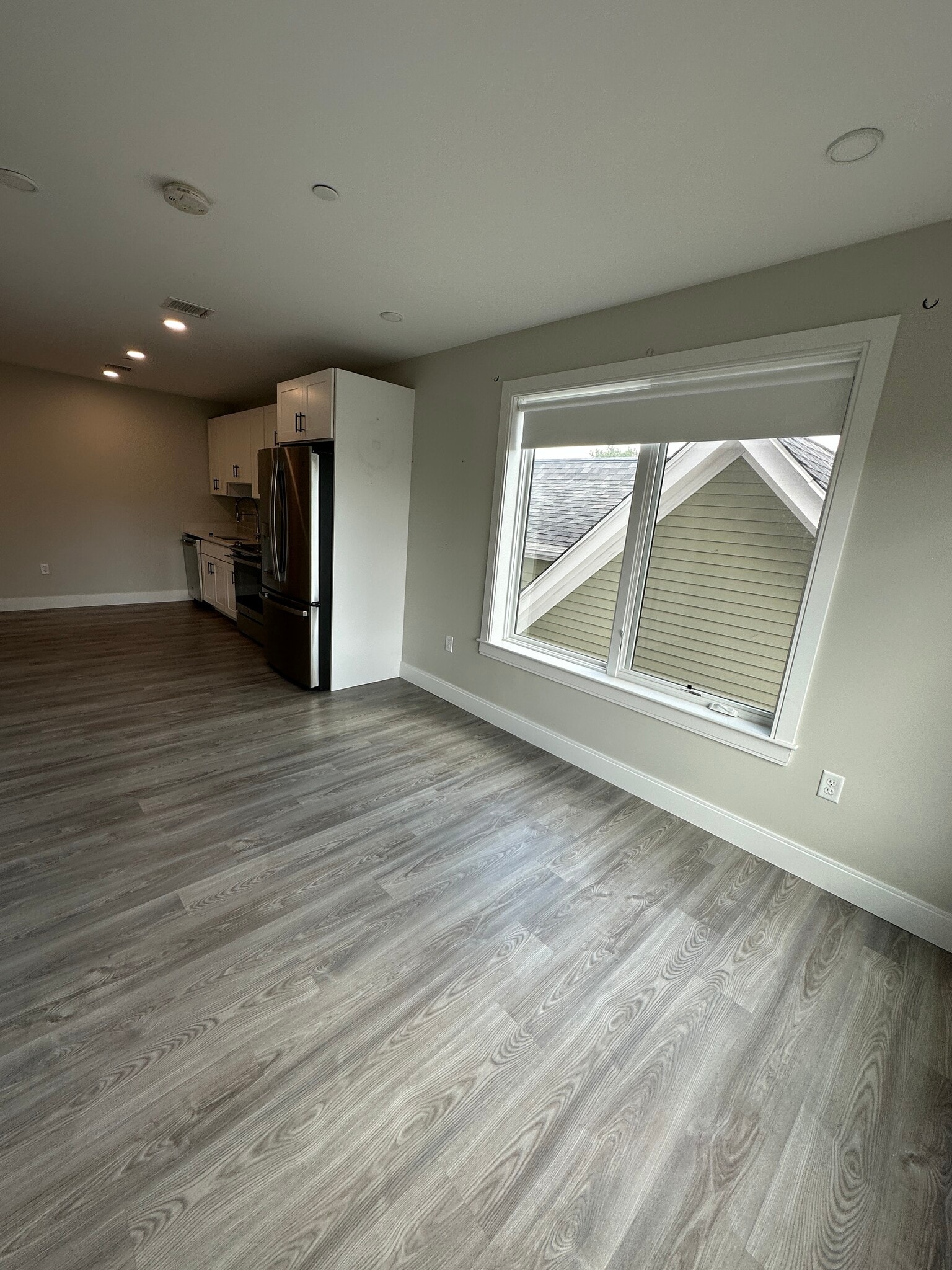 Building Photo - 206 Old Colony Ave