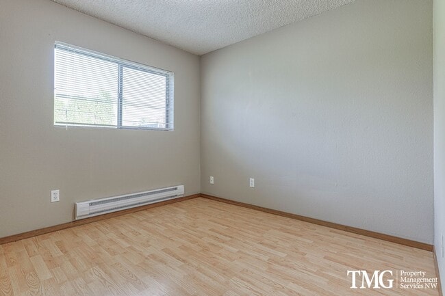 Building Photo - Charming Duplex with Garage Near the Washo...