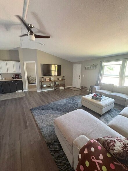 Building Photo - 1077 Arroyo Grande Dr
