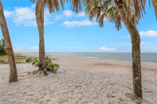 Building Photo - 642 12th Ave S