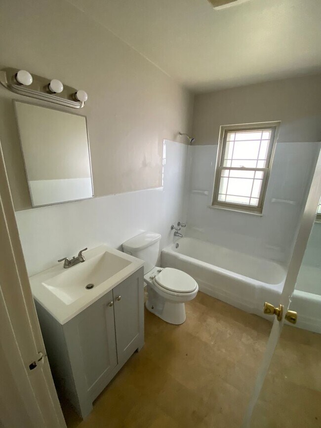 Building Photo - 6149-6151 Garfield Ave