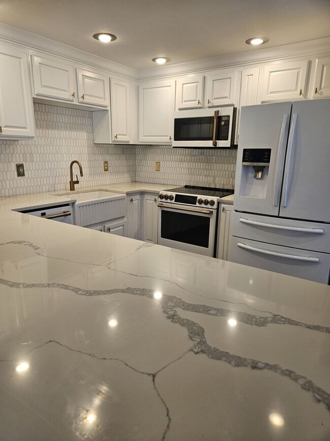 Building Photo - Wonderful townhome for rent in Nampa.  Near Lake Lowell.