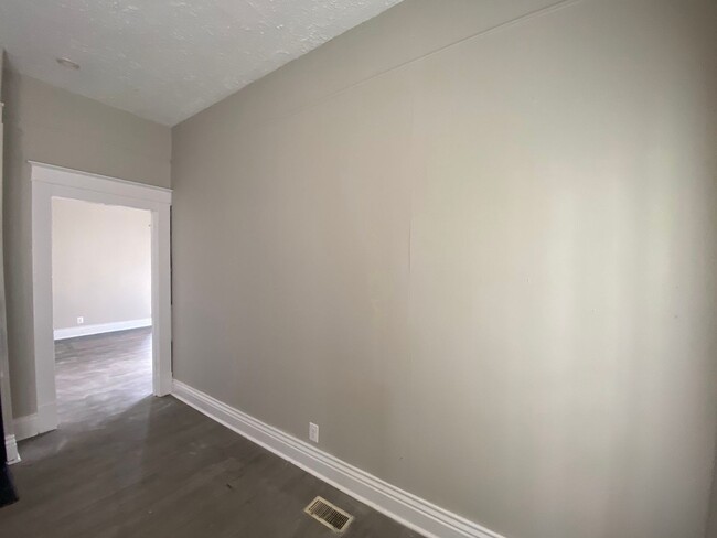 Building Photo - 1238 Oleanda Ave