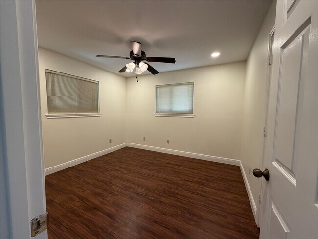 Building Photo - 7818 King Arthur Ct