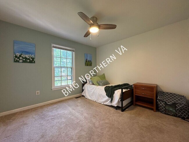 Building Photo - 10205 Daylily Ct