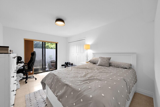 Building Photo - 4320 St Charles Way