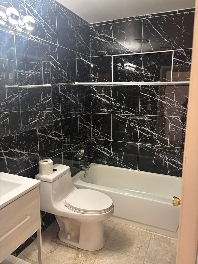 Building Photo - Charming Two-Bedroom, Two-Bath Duet in Pri...