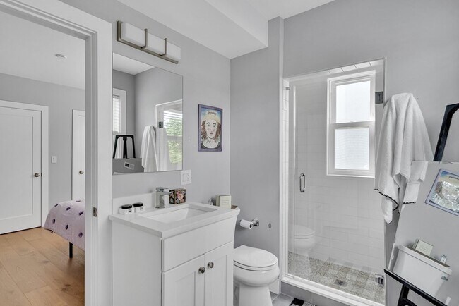 Building Photo - 19 Plymouth St