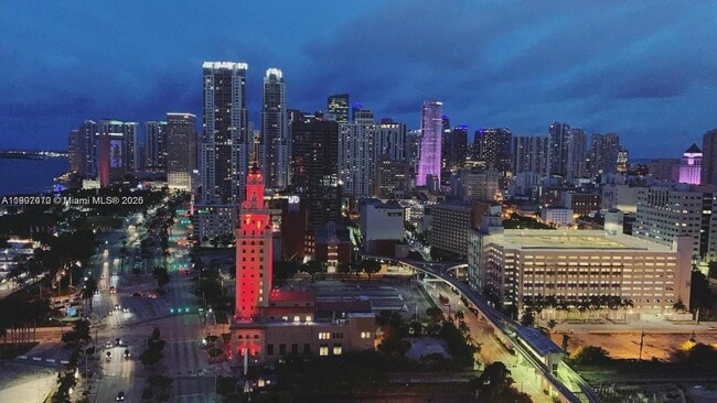 Building Photo - 888 Biscayne Blvd