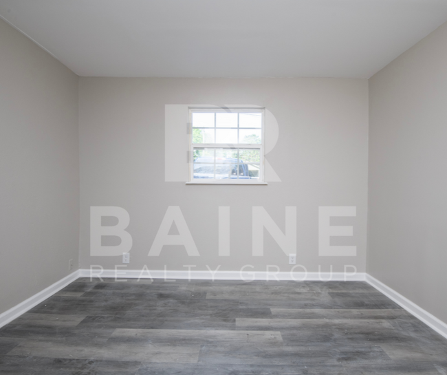 Building Photo - 2621 Sevier Ave