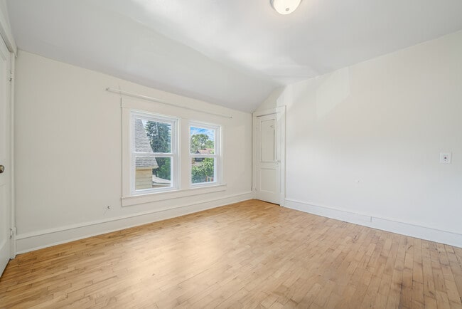 Bedroom 3 (upper level) - 907 N Fair St