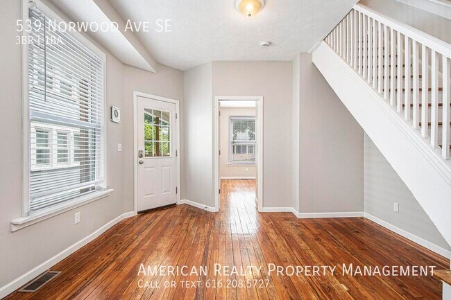 Building Photo - 539 Norwood Ave SE