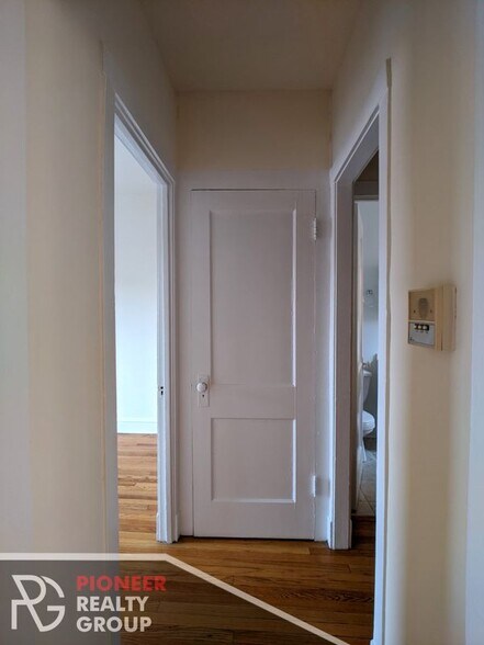 Building Photo - 2651 N Spaulding Ave