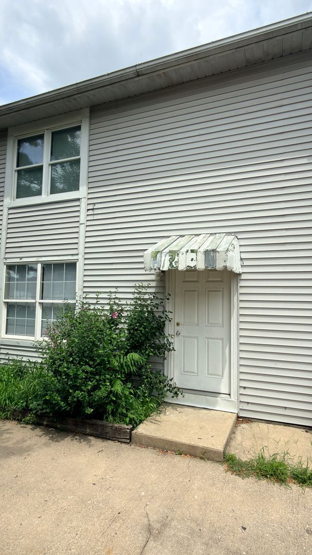 Building Photo - 225 S 4th St