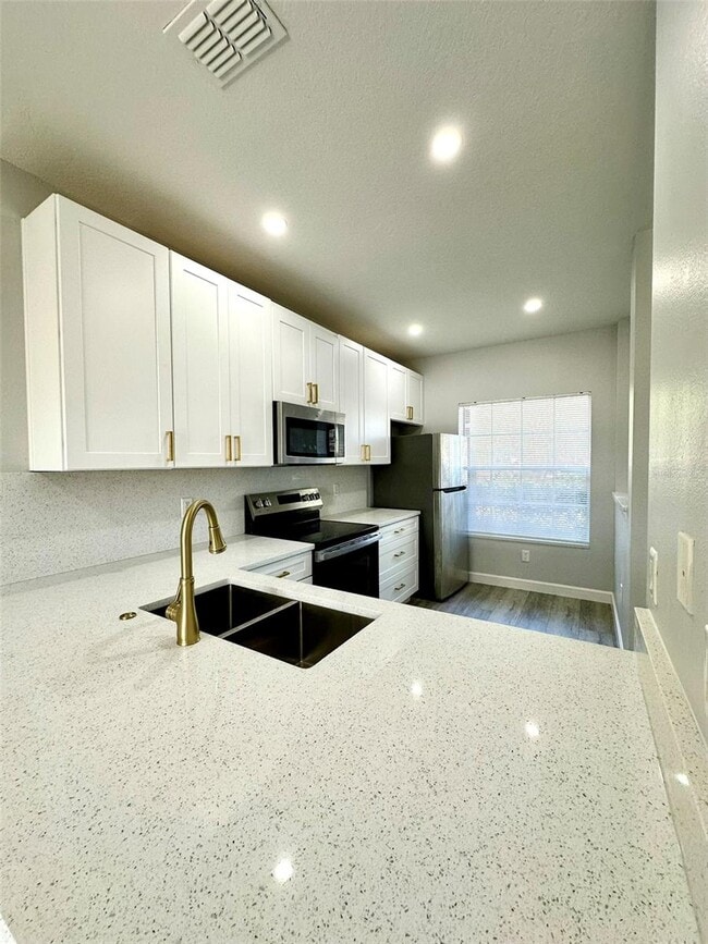 Building Photo - 918 Chelsea Dr