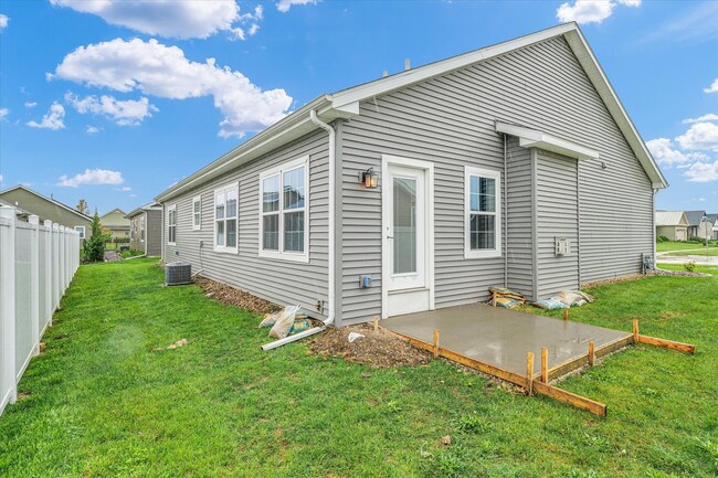 Building Photo - 3408 S Myra Ridge Dr