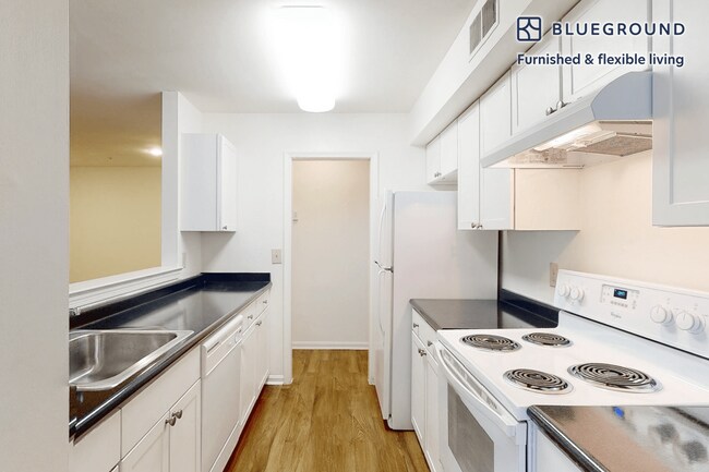 Building Photo - 10608 Kitty Pozer Dr
