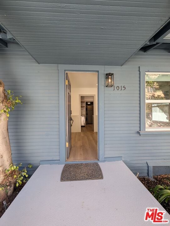 Building Photo - 1015 Granville Ave