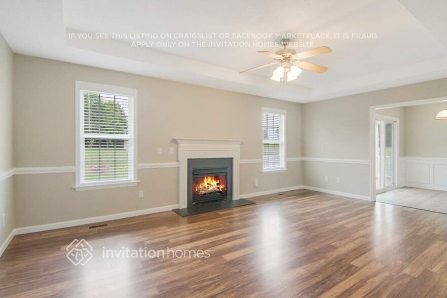 Building Photo - 386 Rosa Cir