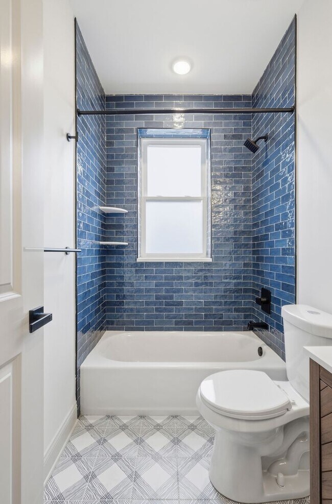 Building Photo - 4695 N 16th St