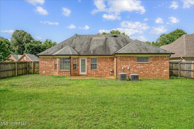 Building Photo - SNOWDEN GROVE Subdivision, 4 bedrooms