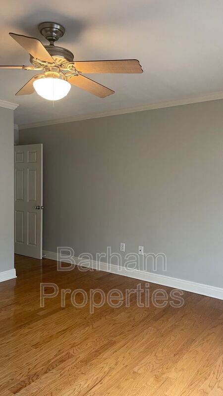 Building Photo - 2111 Raguet St