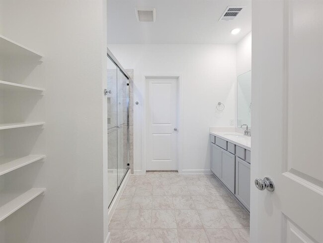 Building Photo - 9742 Rialto Hts Dr