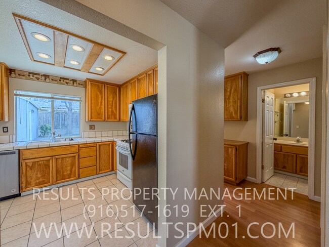 Building Photo - Make this Beautiful 4 Bedroom Your New Home