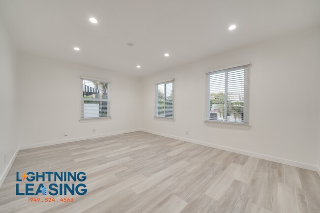 Building Photo - 1363 Hauser Blvd