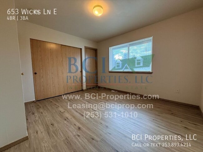 Building Photo - 653 Wicks Ln E
