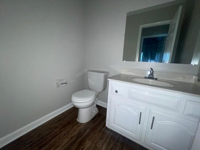 Building Photo - 1585 Wood Farms Dr
