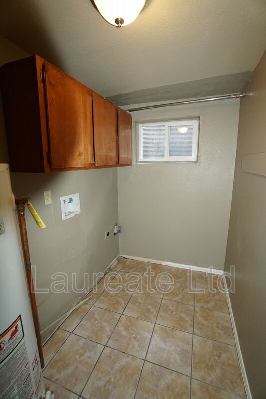 Building Photo - 2484 S Laredo St