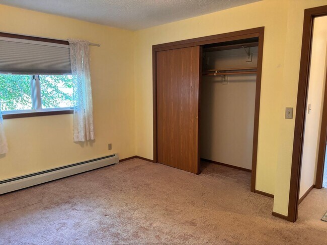 Building Photo - 1505 Shannon Dr NE