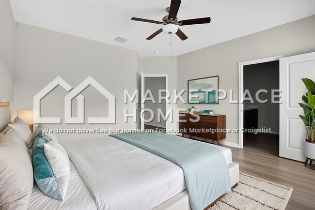 Building Photo - 15623 Plum Brk Dr