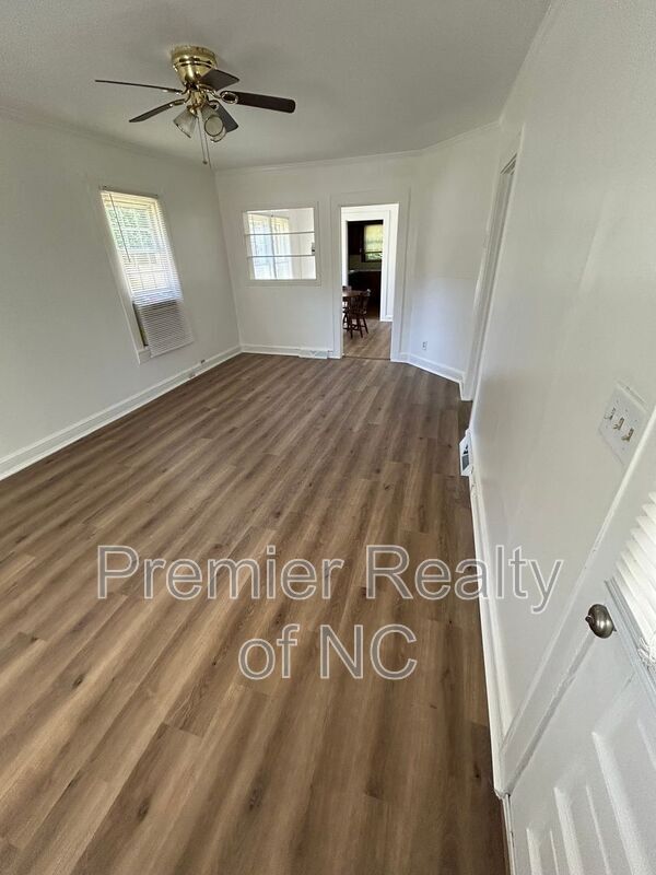 Building Photo - 1183 Rainbow Rd