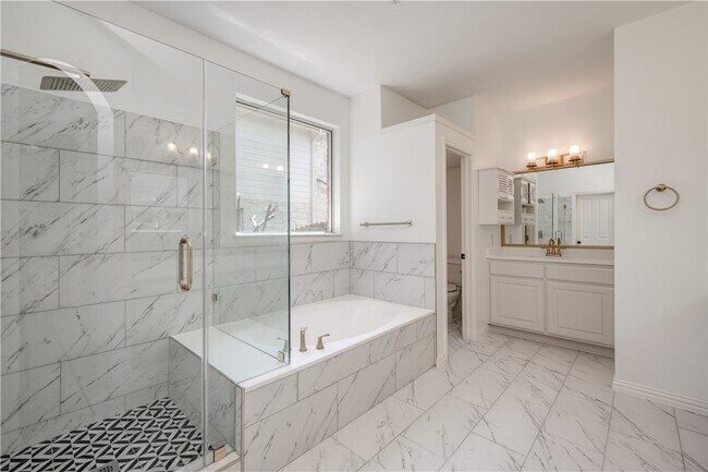Primary Bathroom - 3541 Laurel Bay Loop