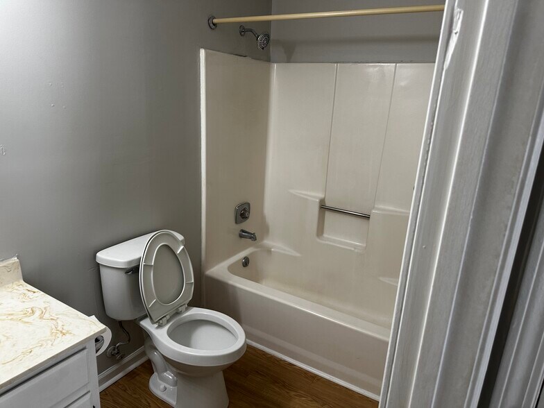 Building Photo - 3755 Chamberlain Ct