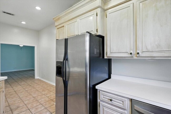 Building Photo - 213 Cambridge Dr