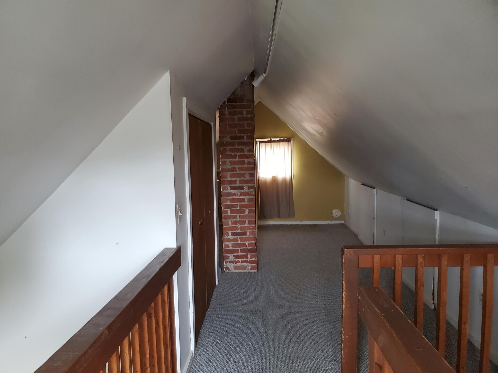 Building Photo - 1046 E Broadway