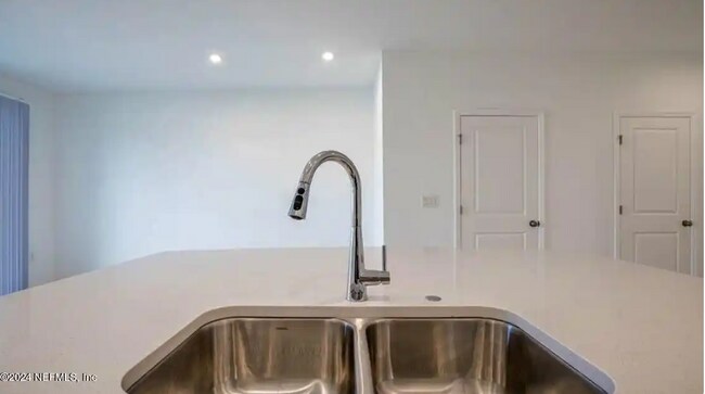 Building Photo - 292 Annies Pl