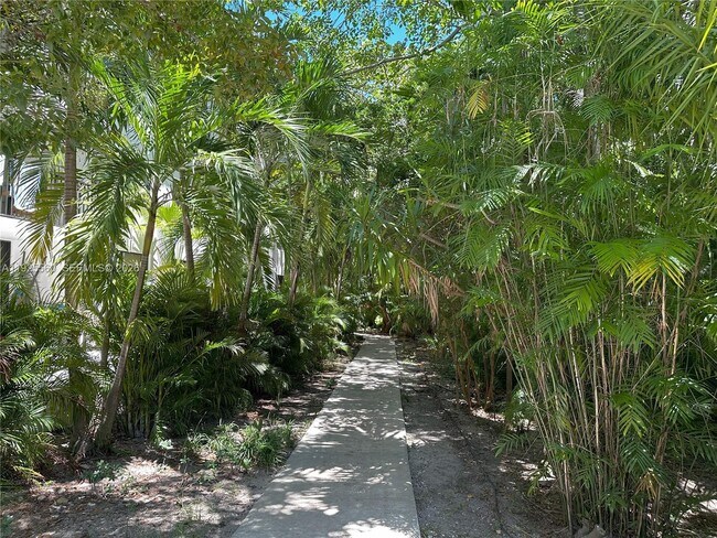 Building Photo - 55 Ocean Ln Dr