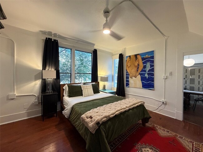 Building Photo - 402 Hyde Park Blvd