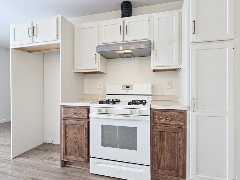 Building Photo - 13 Overlook Ln